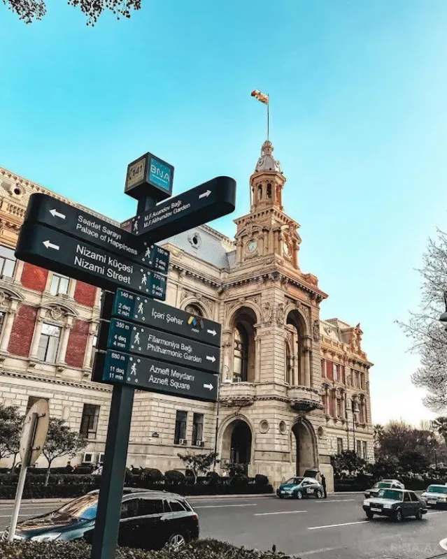 Satılır 12 otaqlı ofis 506 m²