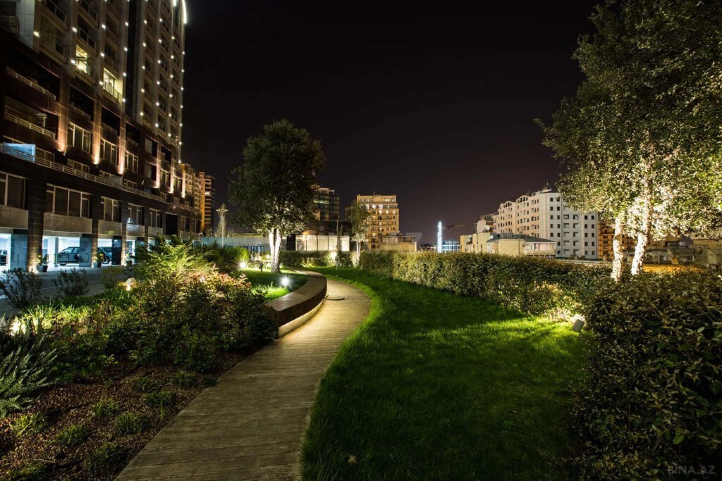 Satılır 12 otaqlı ofis 506 m²