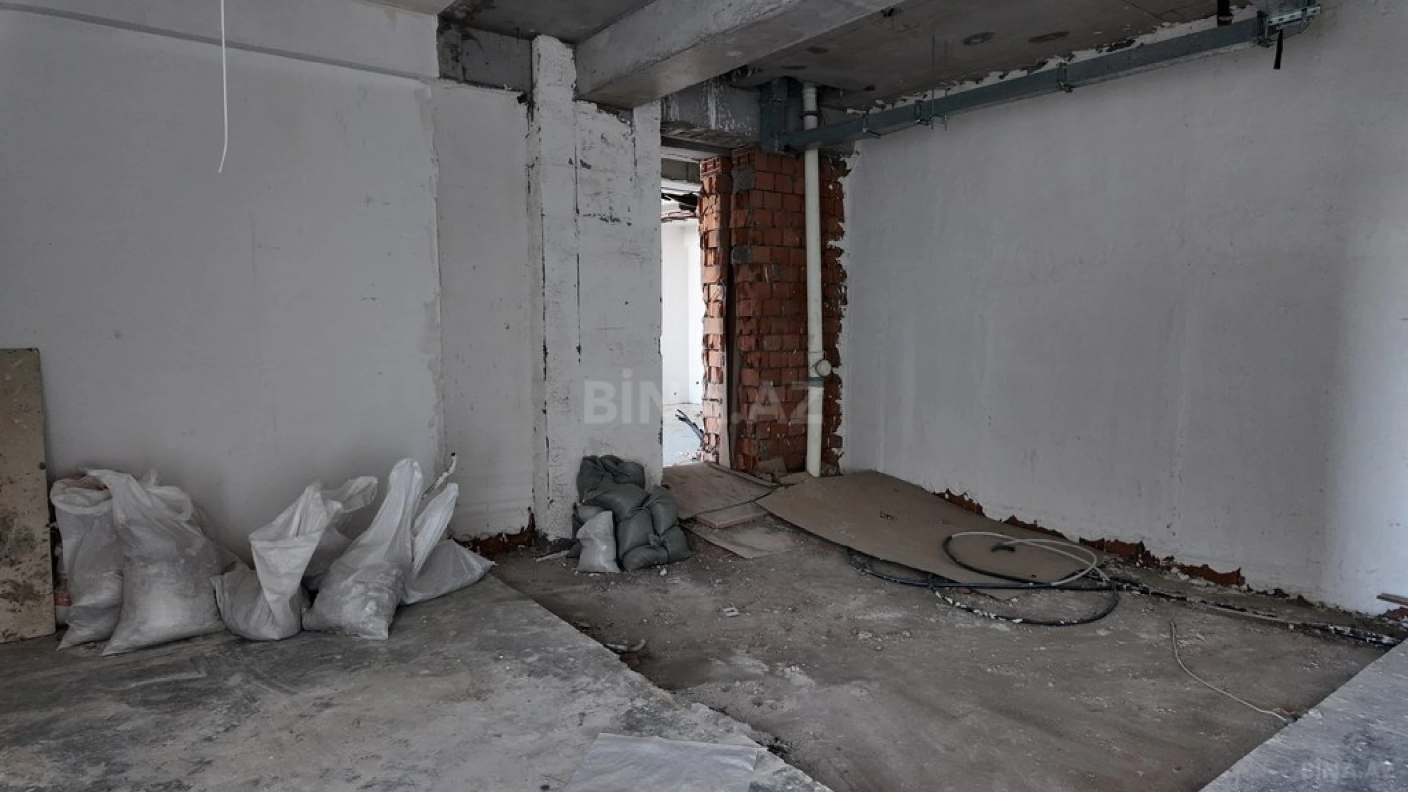 Satılır 12 otaqlı ofis 506 m²