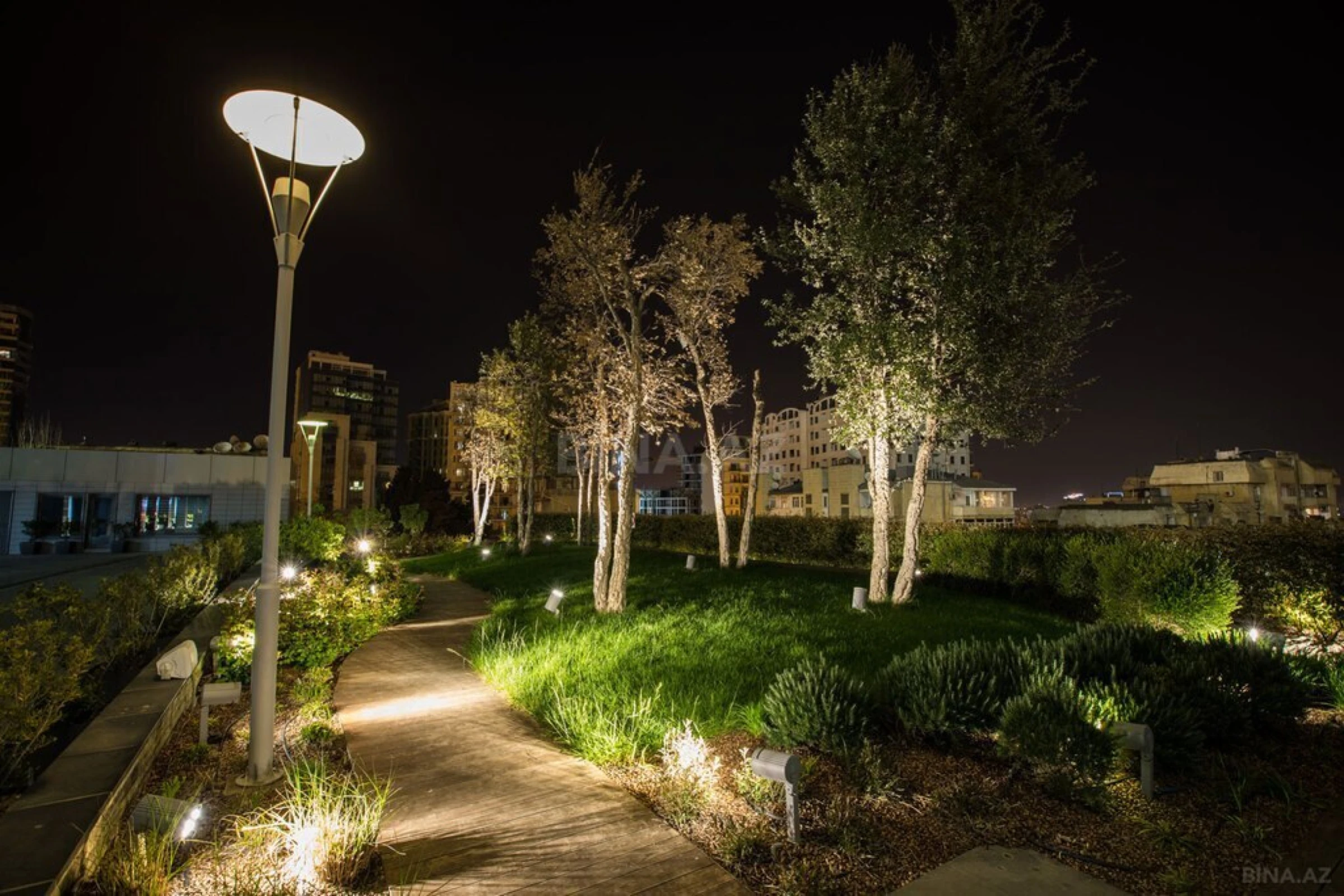 Satılır 12 otaqlı ofis 506 m²