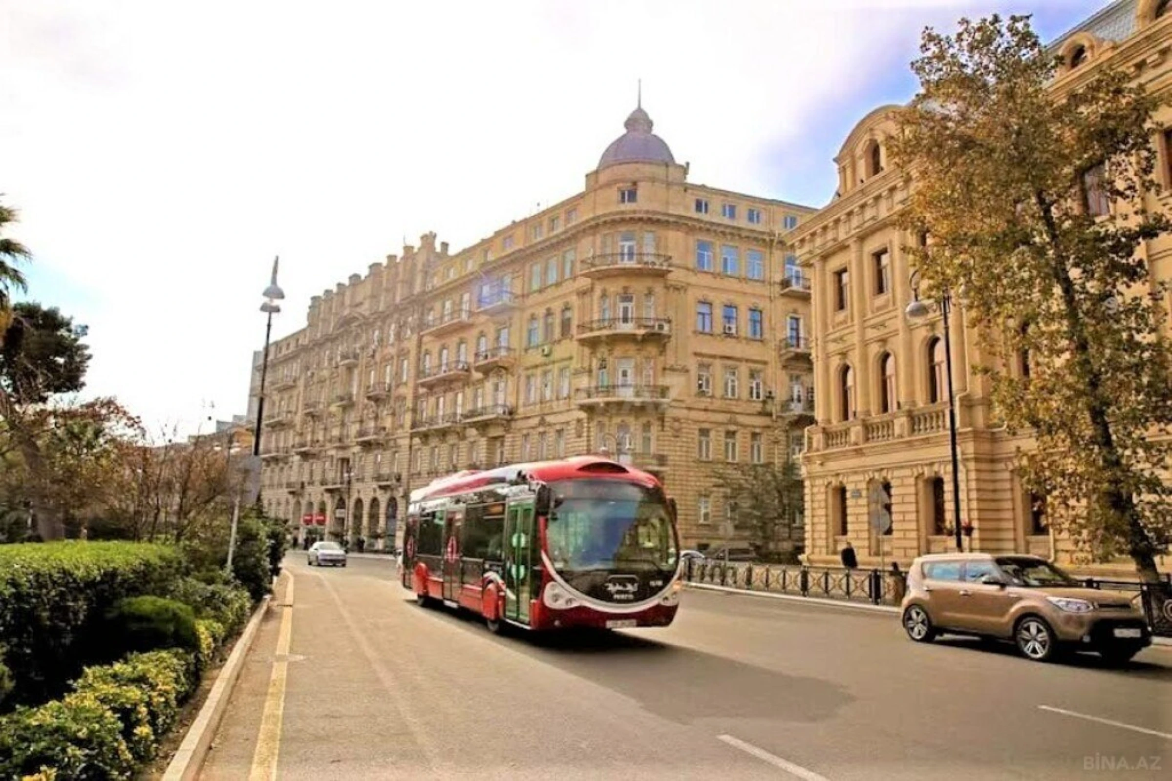 Satılır 12 otaqlı ofis 506 m²