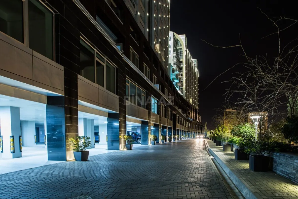 Satılır 12 otaqlı ofis 506 m²