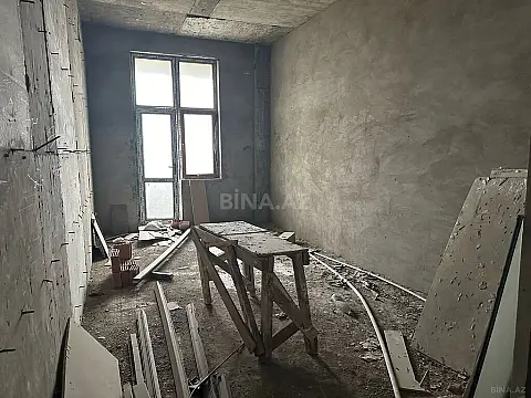 Satılır 4 otaqlı mənzil 185 m²