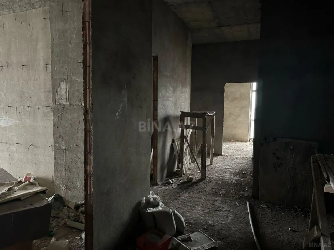 Satılır 4 otaqlı mənzil 185 m²