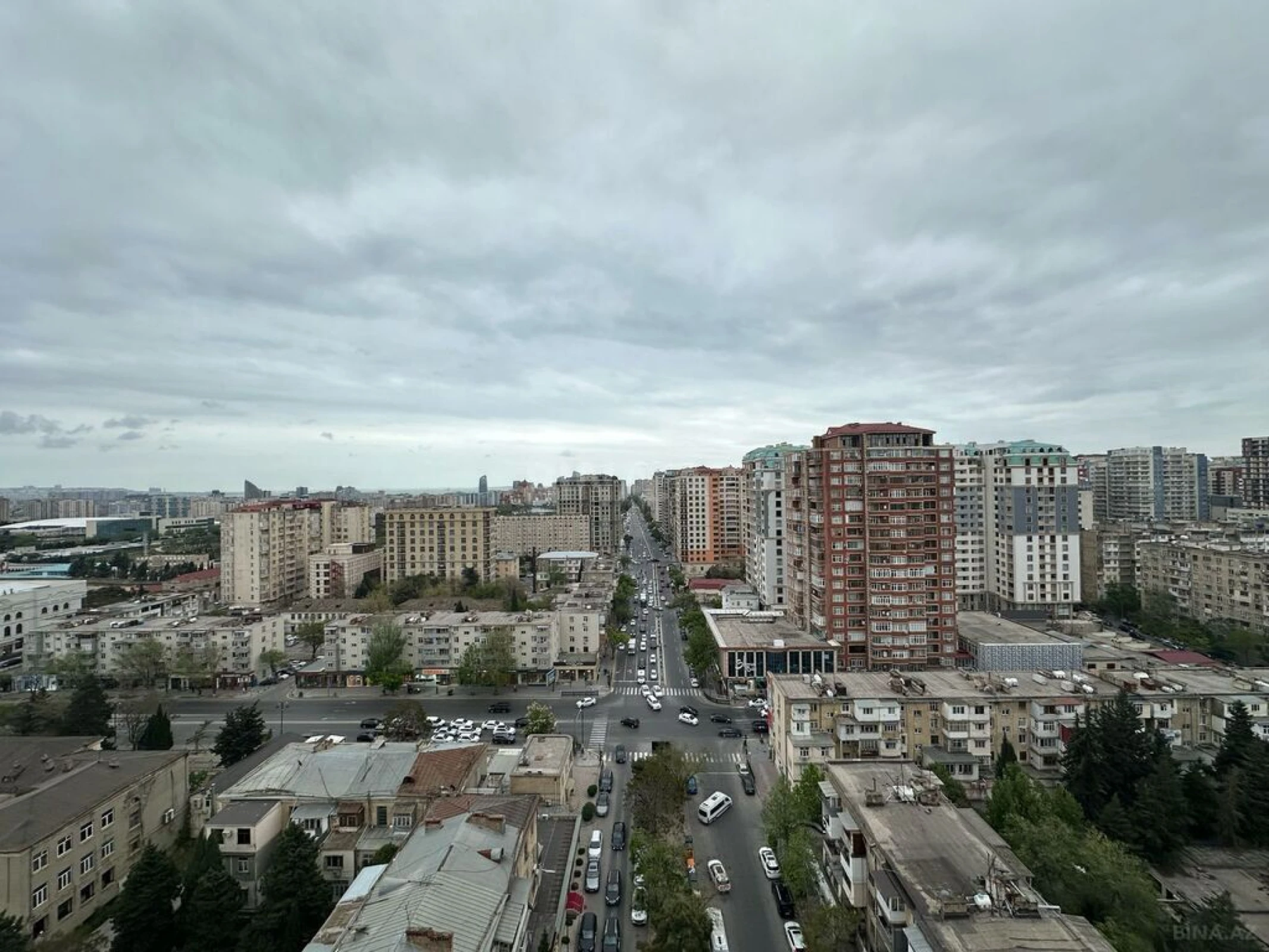 Satılır 4 otaqlı mənzil 185 m²