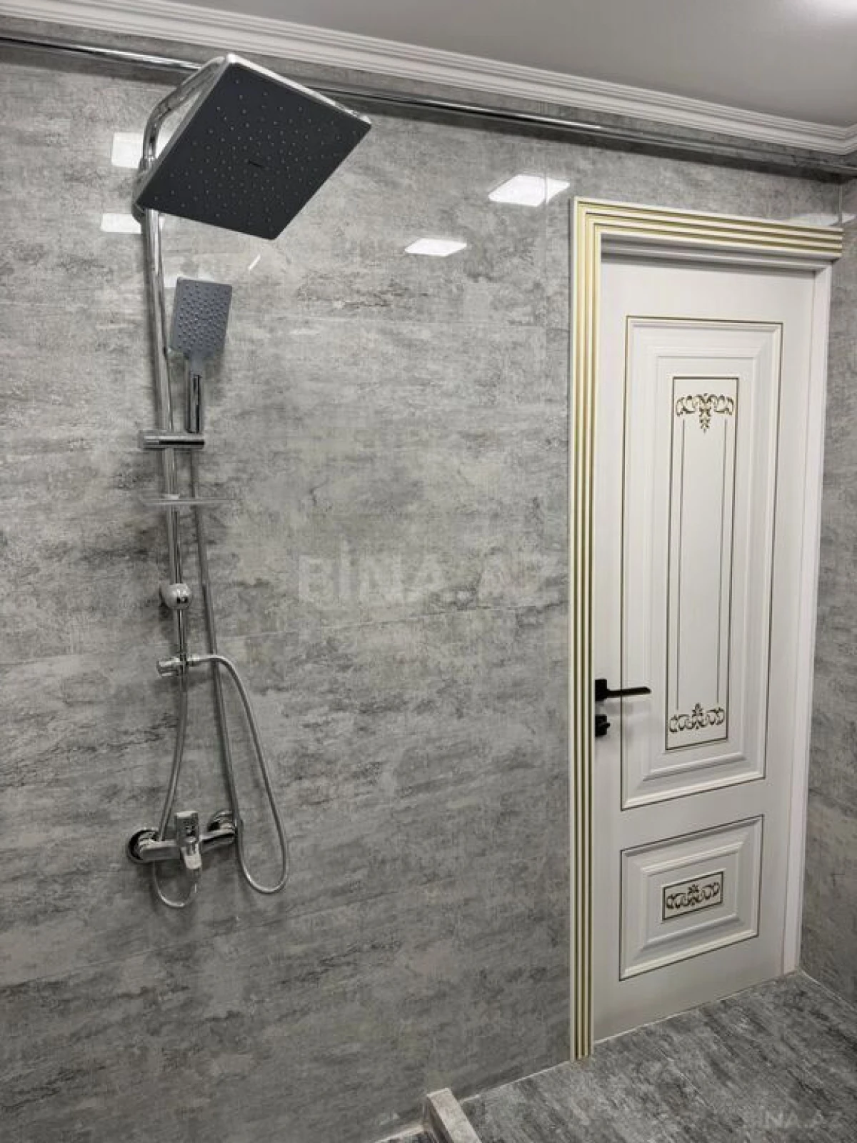 Satılır 3 otaqlı mənzil 120 m²