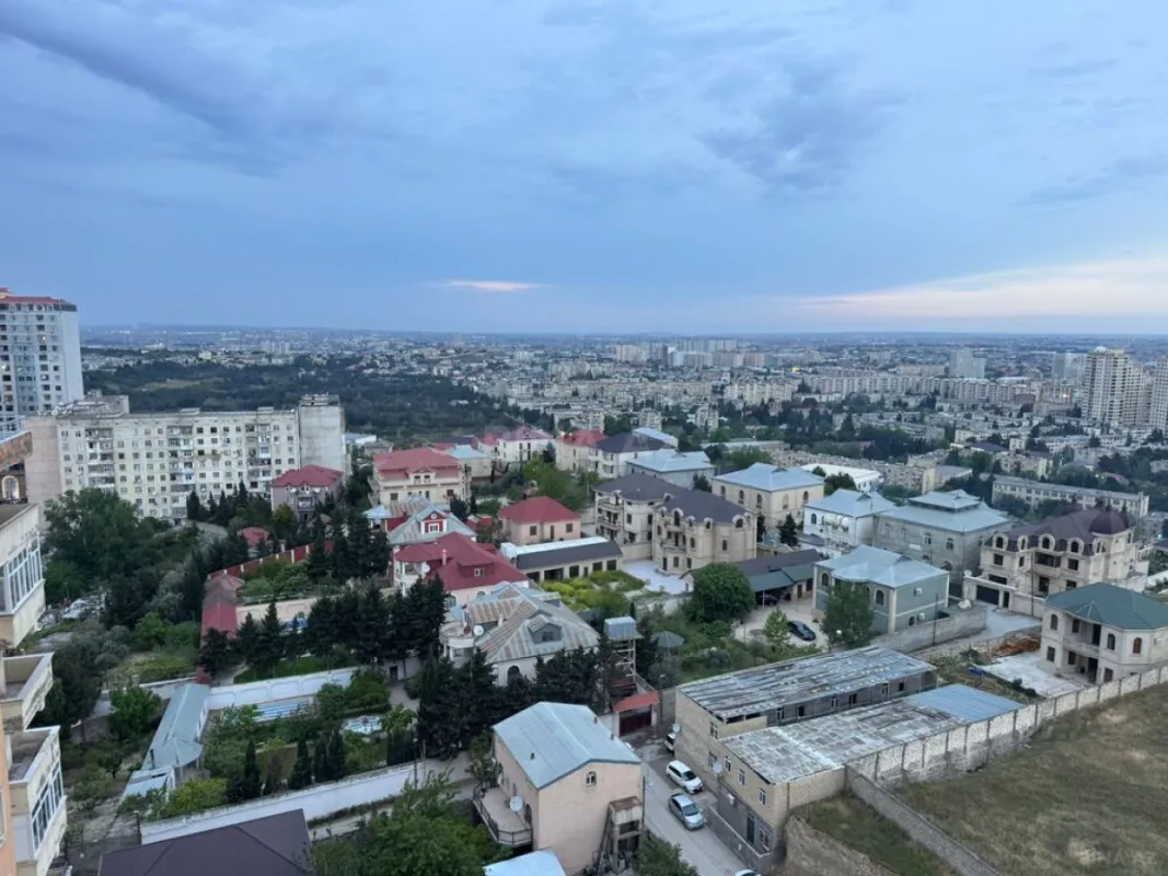 Satılır 3 otaqlı mənzil 120 m²