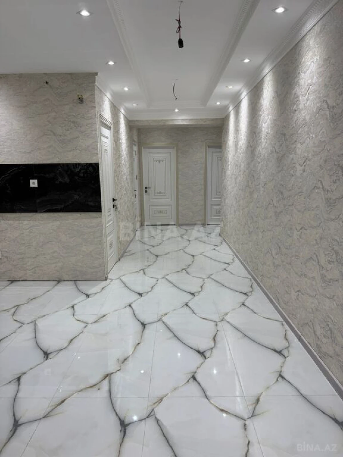 Satılır 3 otaqlı mənzil 120 m²