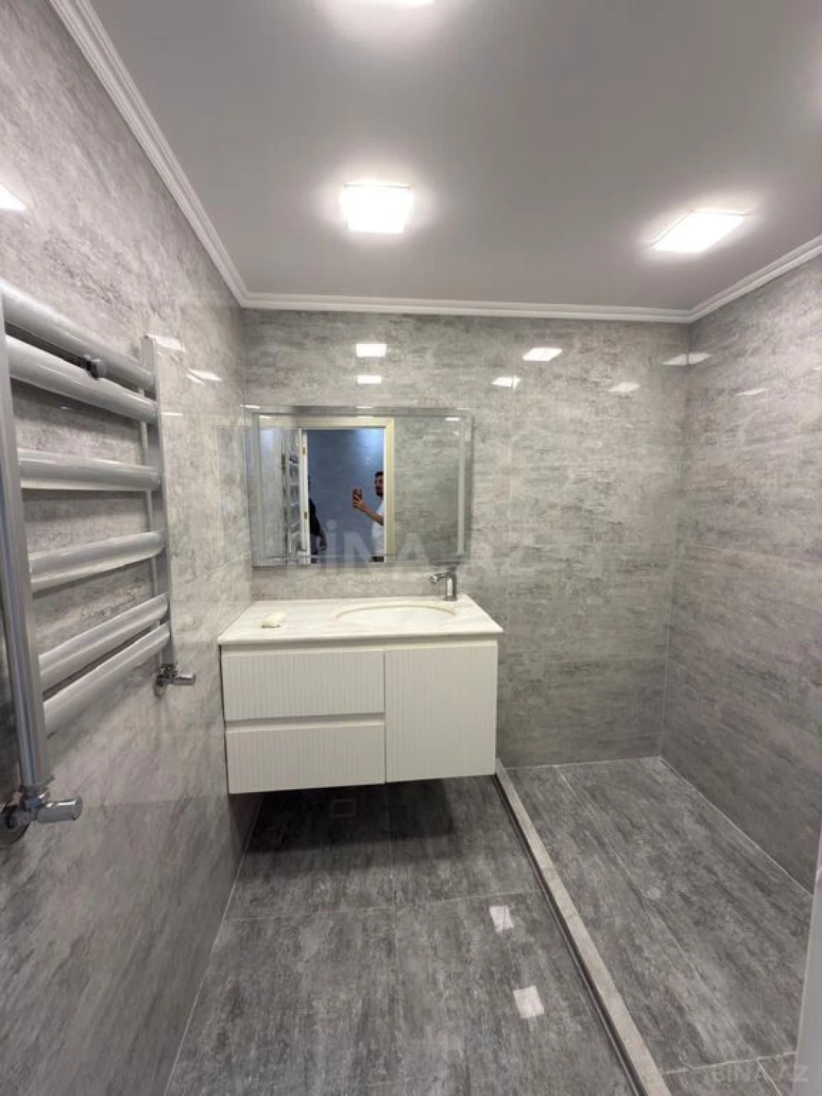 Satılır 3 otaqlı mənzil 120 m²