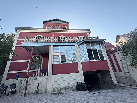 Satılır 9 otaqlı həyət evi 600 m² — Bakı, Nizami 9 otaq 600.00 m²