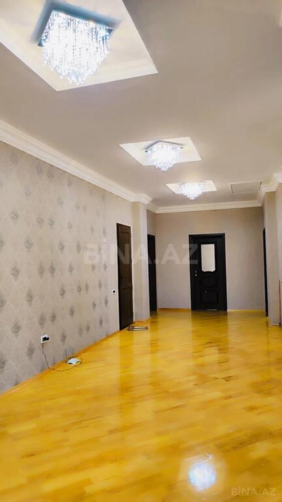 Satılır 9 otaqlı həyət evi 600 m²