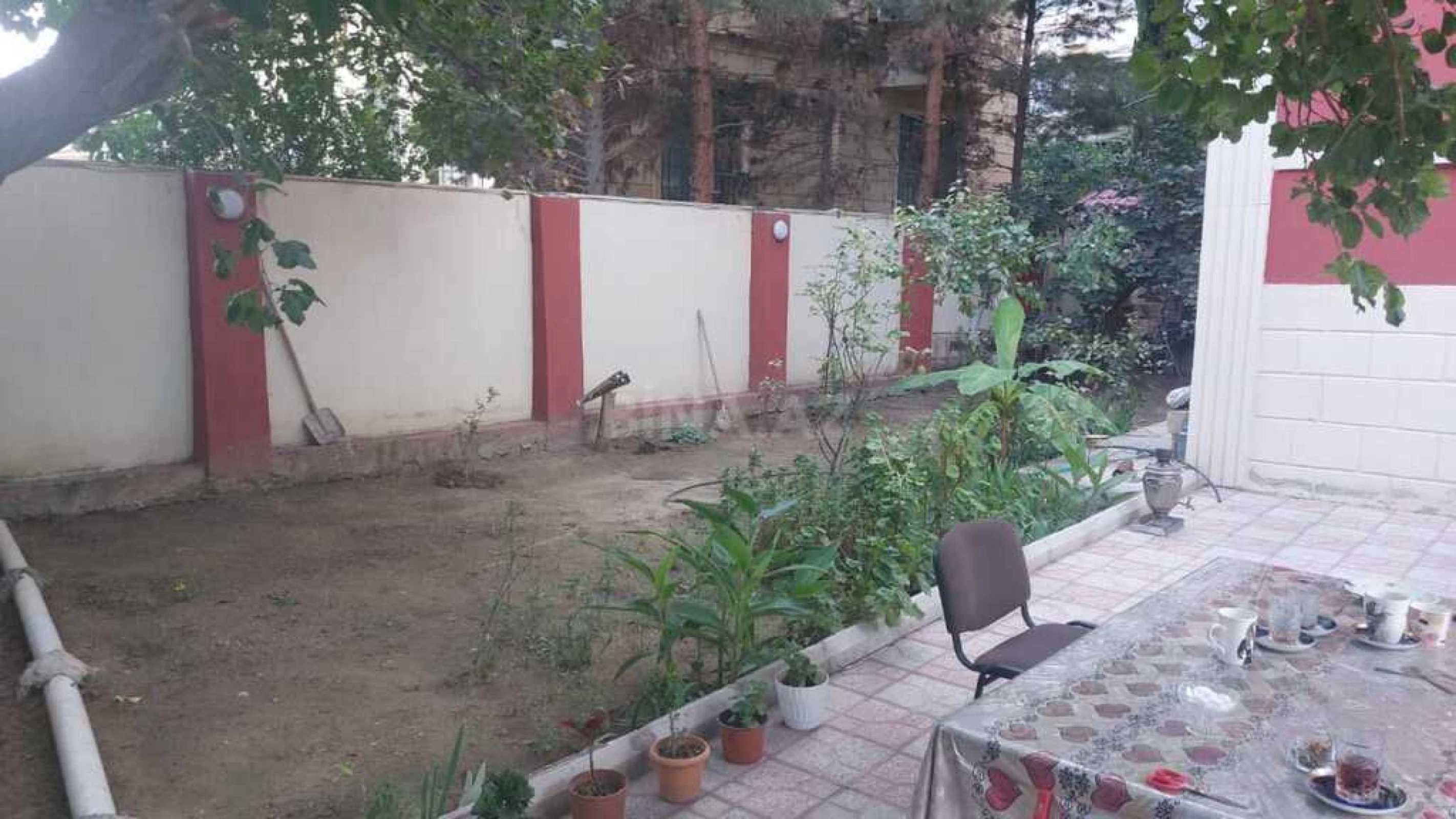 Satılır 9 otaqlı həyət evi 600 m²