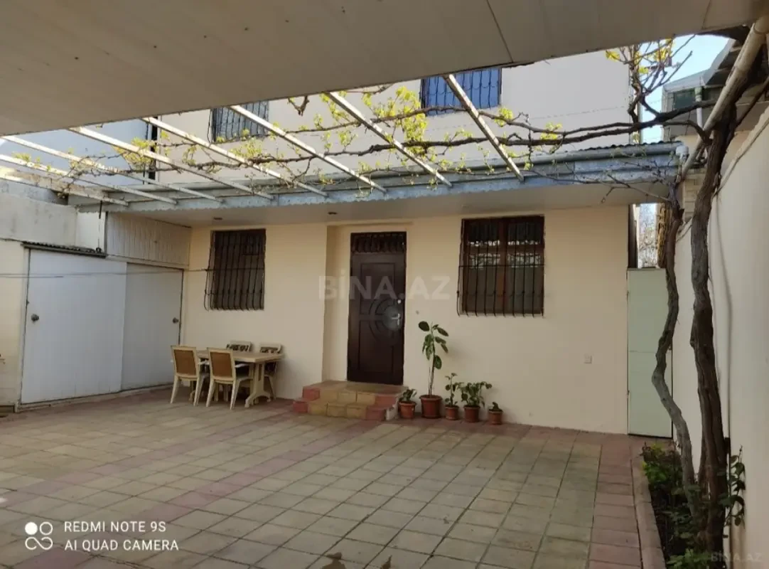 Satılır 5 otaqlı həyət evi 140 m²