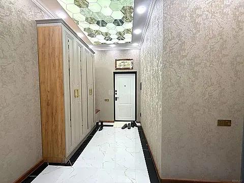Satılır 3 otaqlı mənzil 106.6 m²