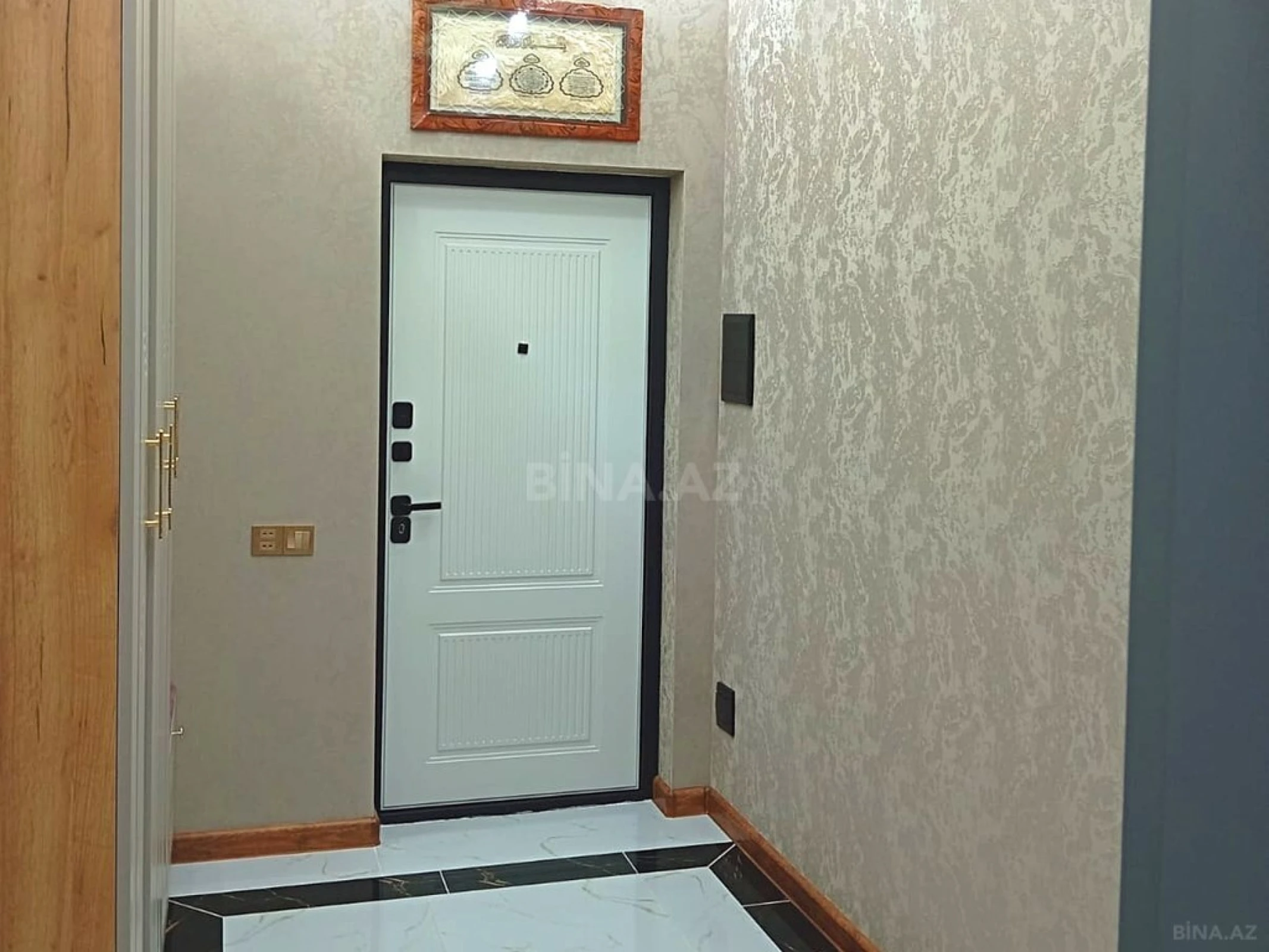 Satılır 3 otaqlı mənzil 106.6 m²