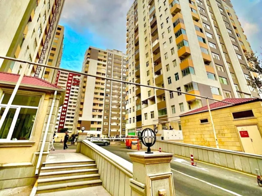 Satılır 3 otaqlı mənzil 106.6 m²