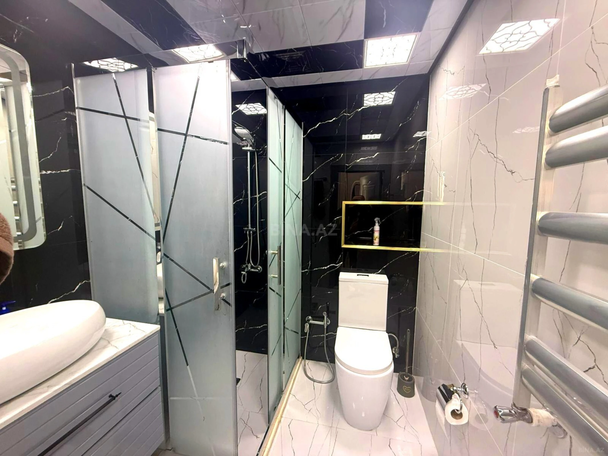 Satılır 3 otaqlı mənzil 106.6 m²