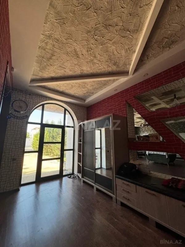 Satılır 7 otaqlı həyət evi 610 m²