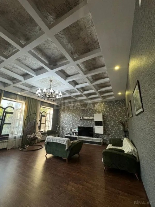 Satılır 7 otaqlı həyət evi 610 m²