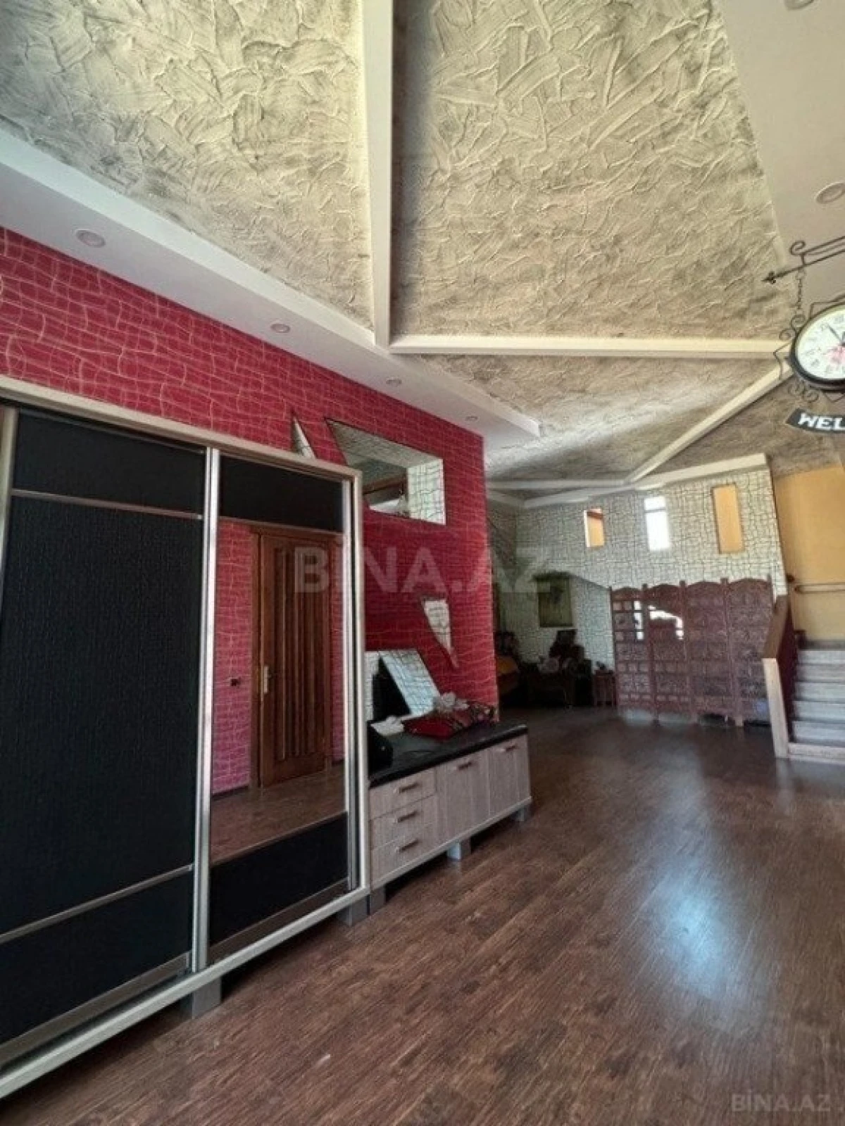 Satılır 7 otaqlı həyət evi 610 m²