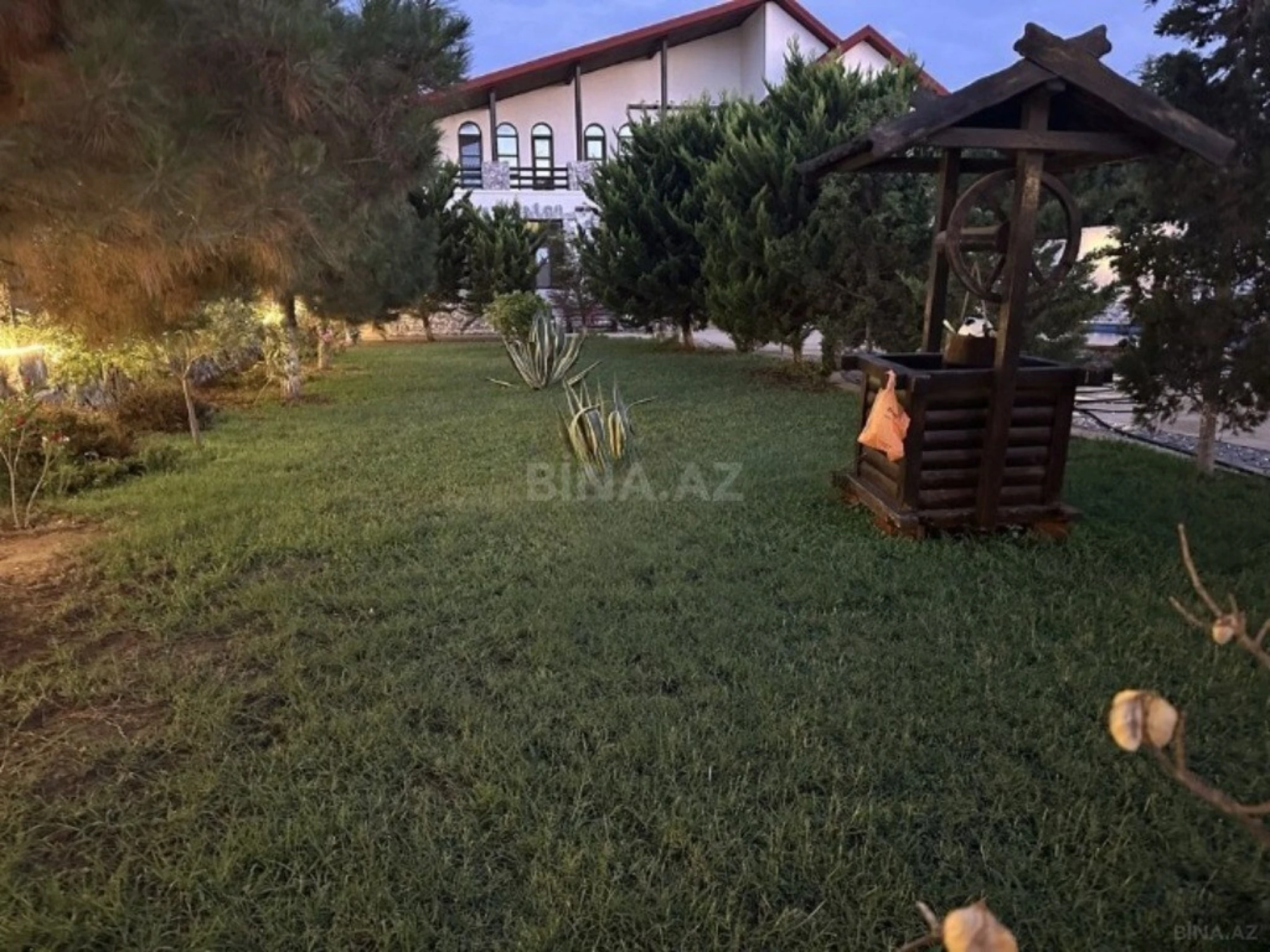 Satılır 7 otaqlı həyət evi 610 m²
