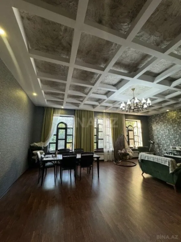 Satılır 7 otaqlı həyət evi 610 m²