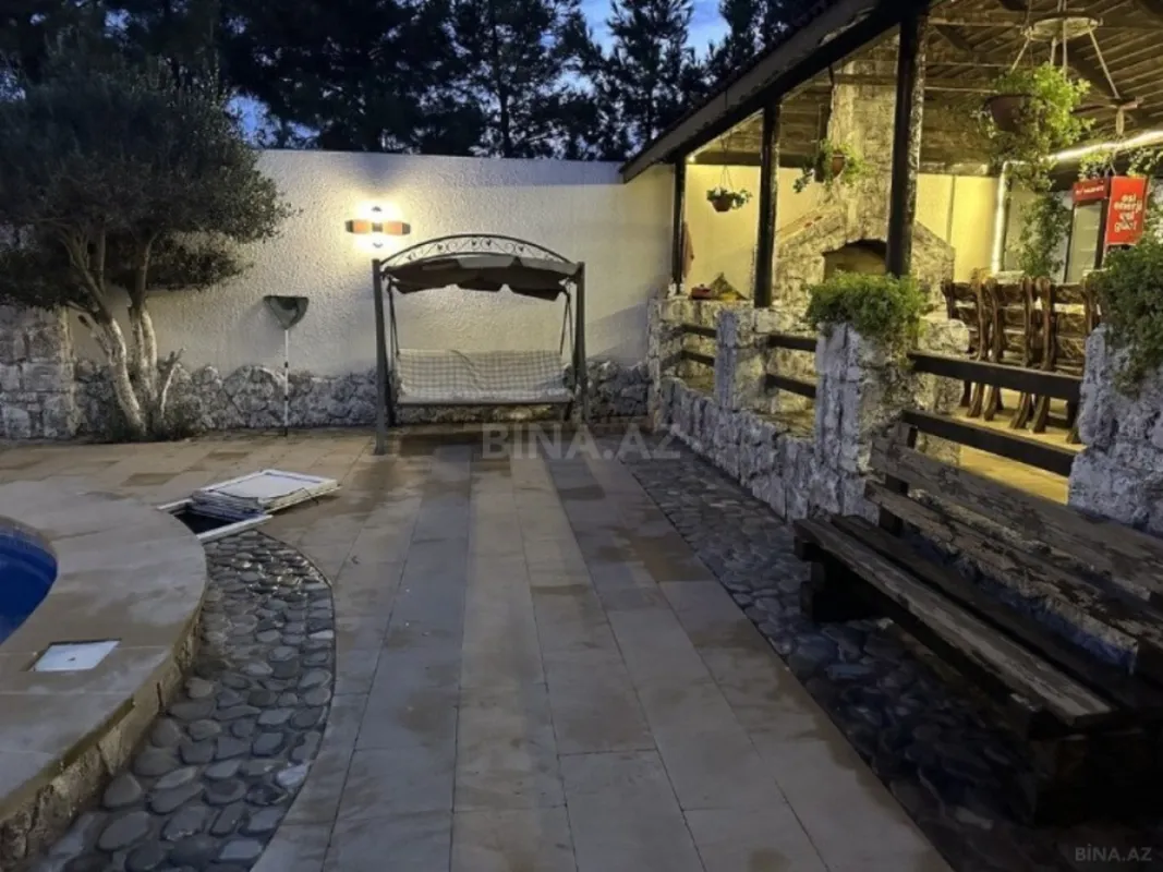 Satılır 7 otaqlı həyət evi 610 m²