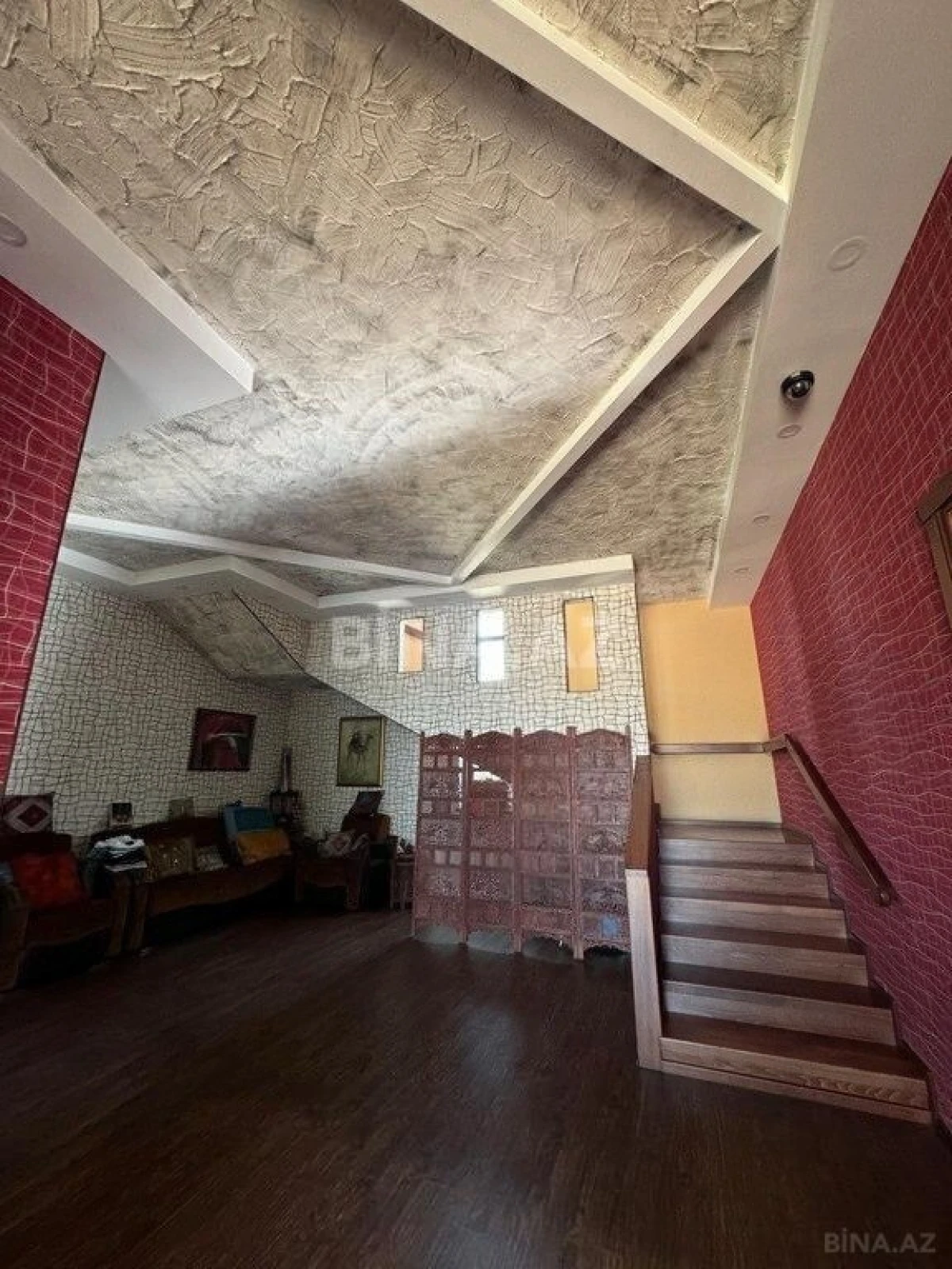 Satılır 7 otaqlı həyət evi 610 m²