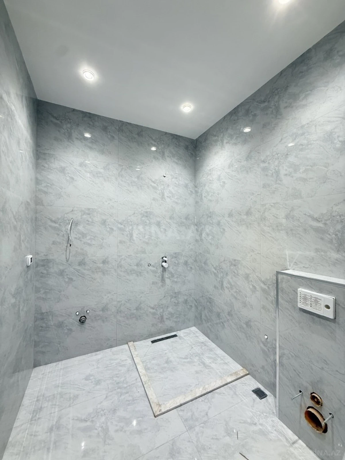 Satılır 4 otaqlı həyət evi 200 m²