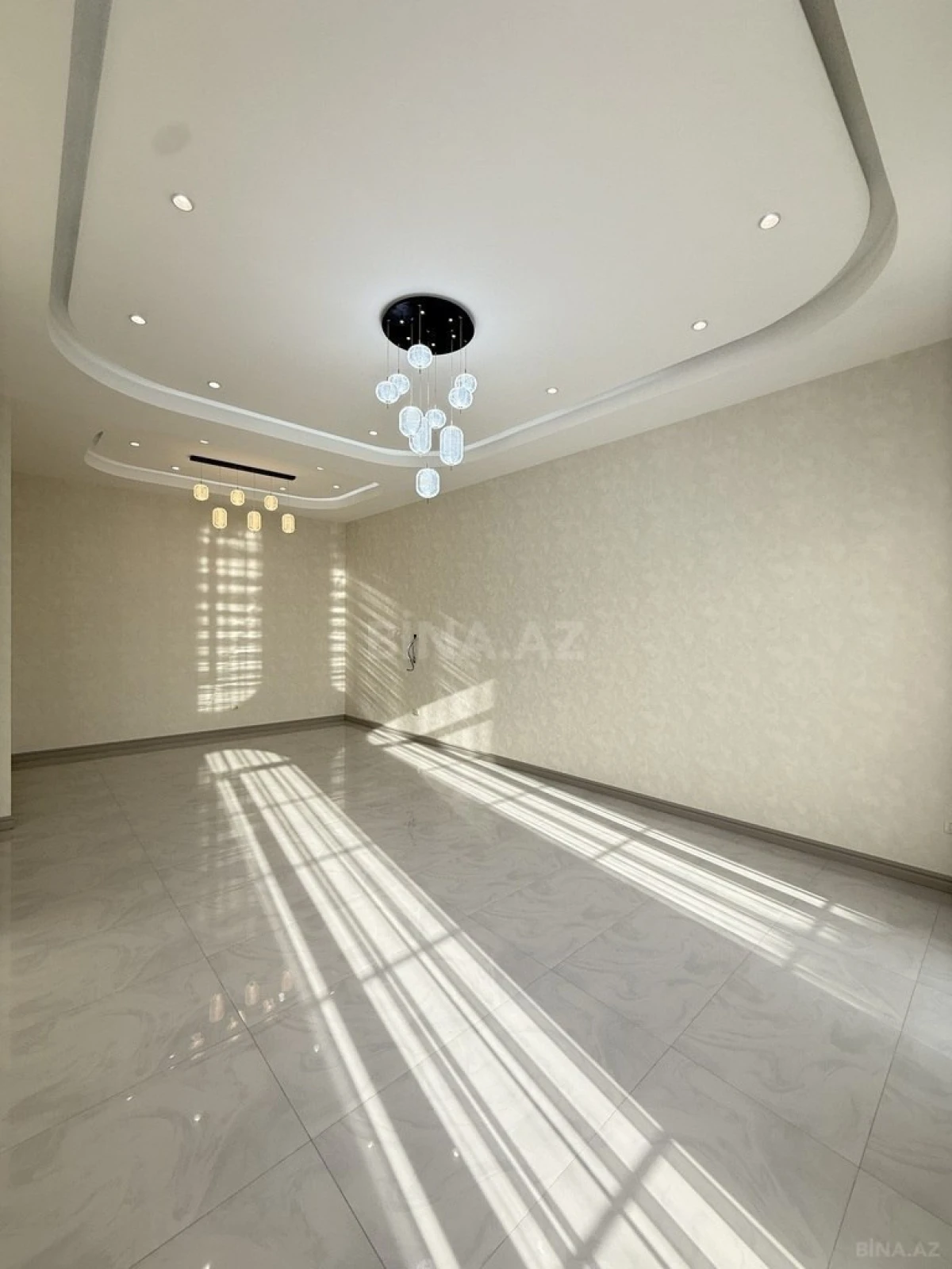 Satılır 4 otaqlı həyət evi 200 m²