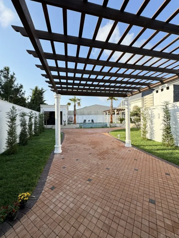 Satılır 4 otaqlı həyət evi 200 m²