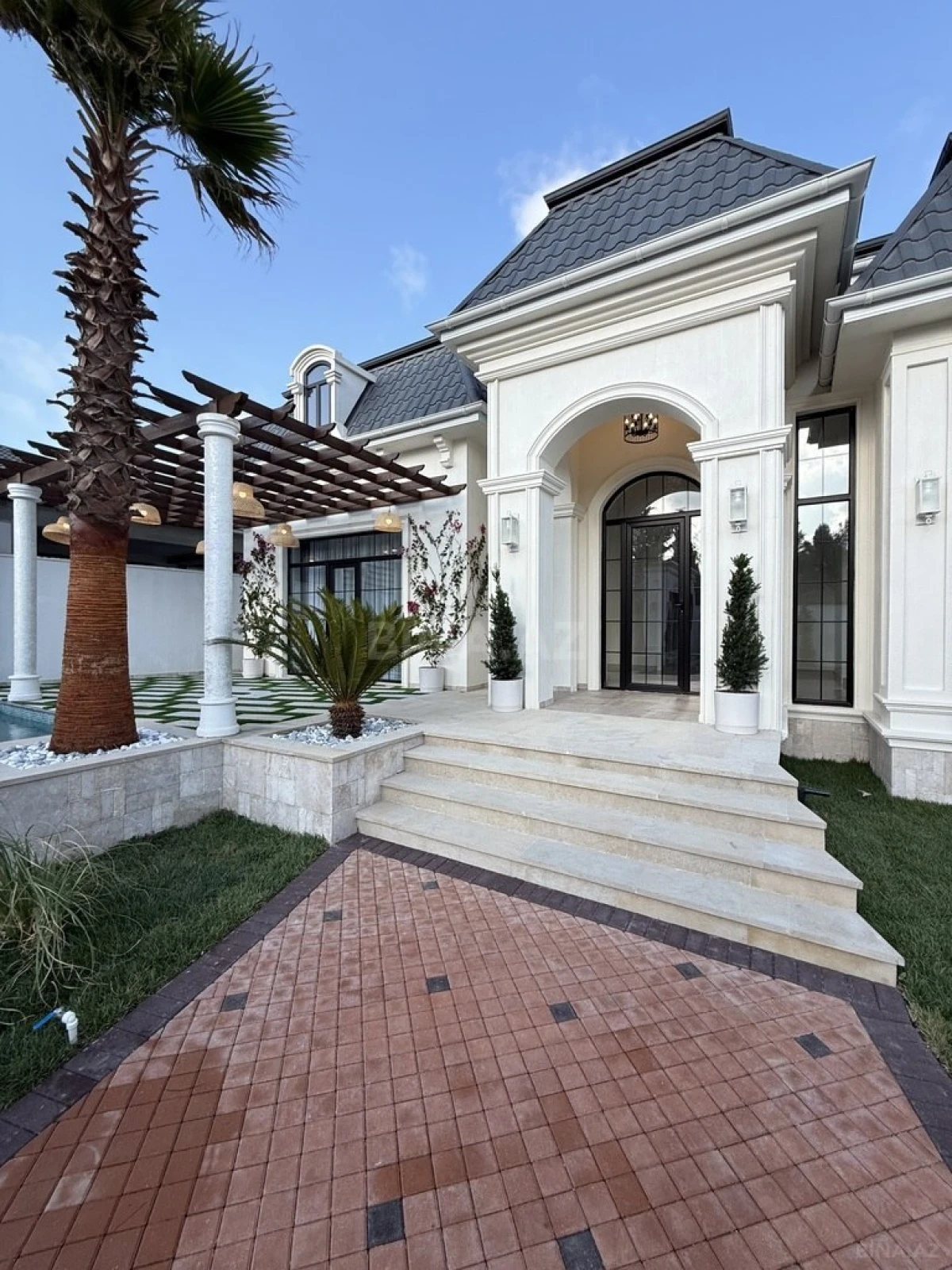 Satılır 4 otaqlı həyət evi 200 m²