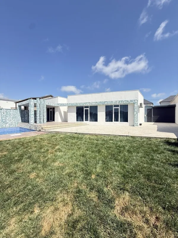 Satılır 4 otaqlı həyət evi 140 m²