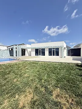 Satılır 4 otaqlı həyət evi 140 m²