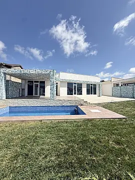 Satılır 4 otaqlı həyət evi 140 m²