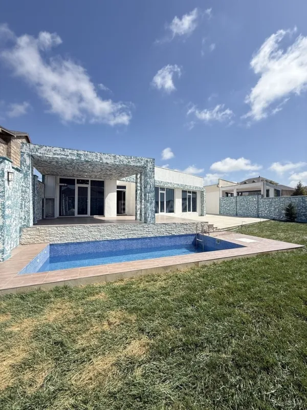 Satılır 4 otaqlı həyət evi 140 m²