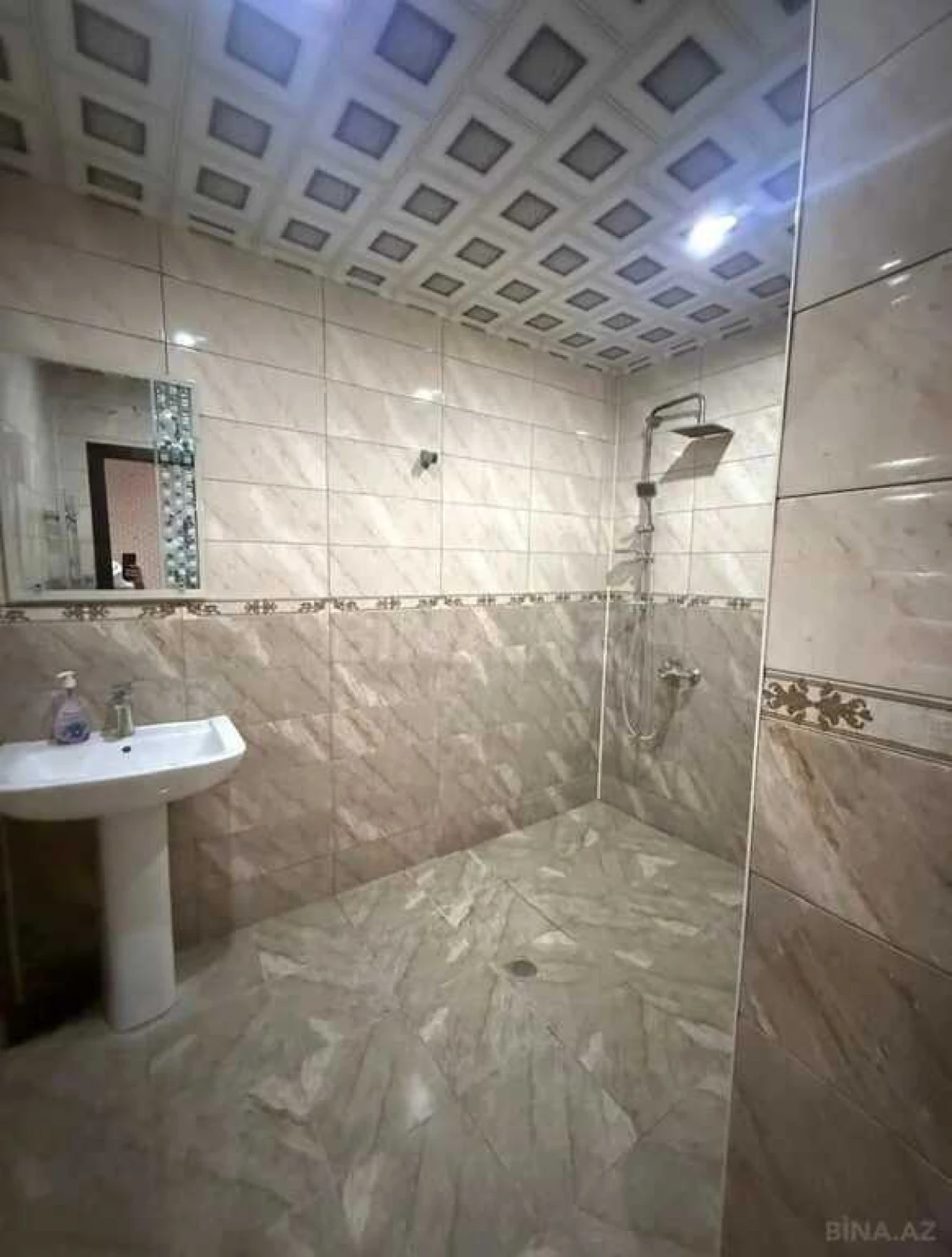 Satılır 2 otaqlı mənzil 95 m²