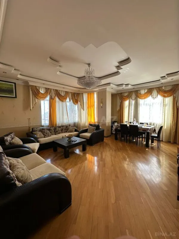 Satılır 4 otaqlı mənzil 170 m²
