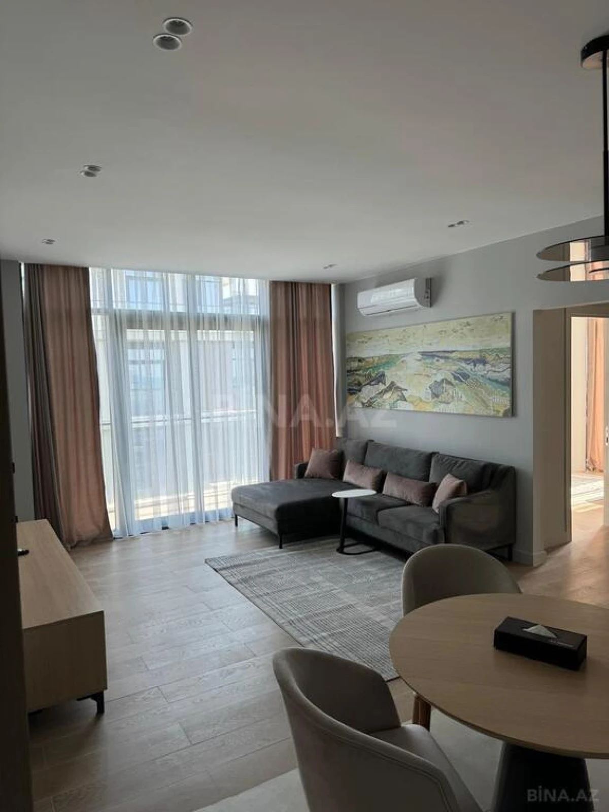 Kirayə verilir 3 otaqlı mənzil 132 m²