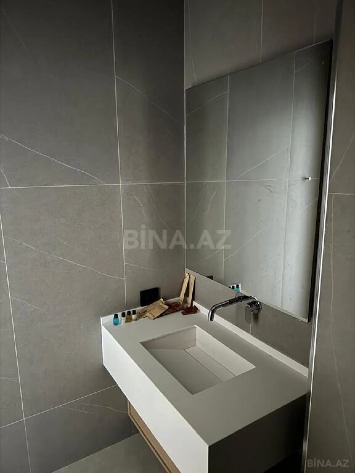 Kirayə verilir 3 otaqlı mənzil 132 m²