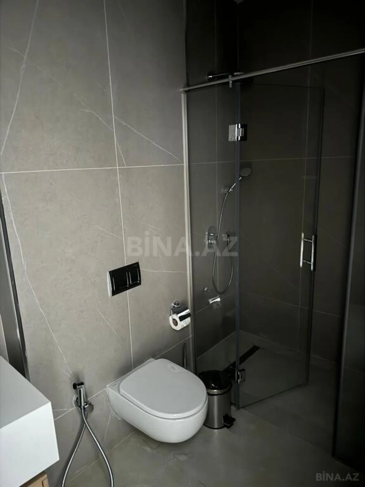 Kirayə verilir 3 otaqlı mənzil 132 m²