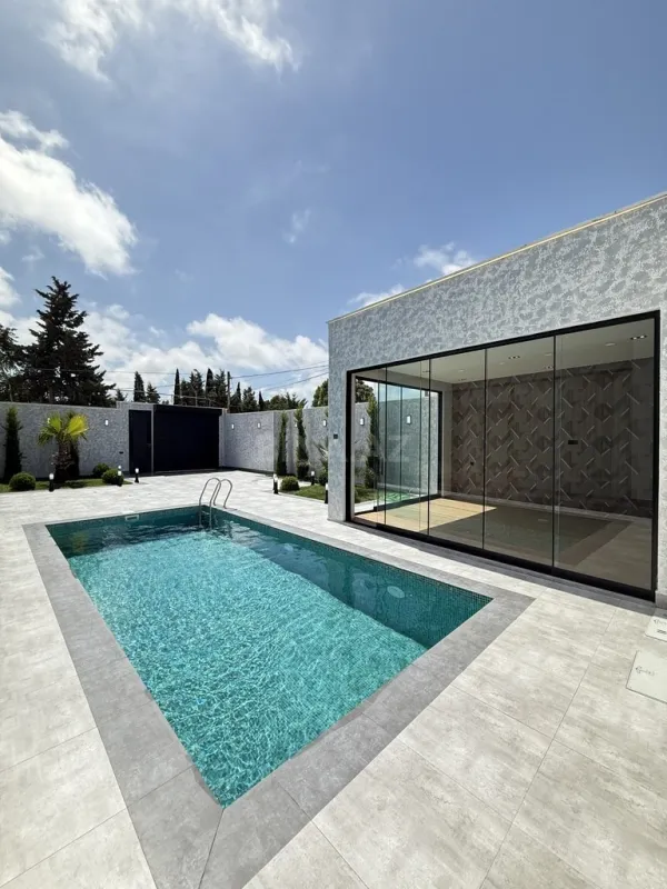 Satılır 4 otaqlı həyət evi 155 m²