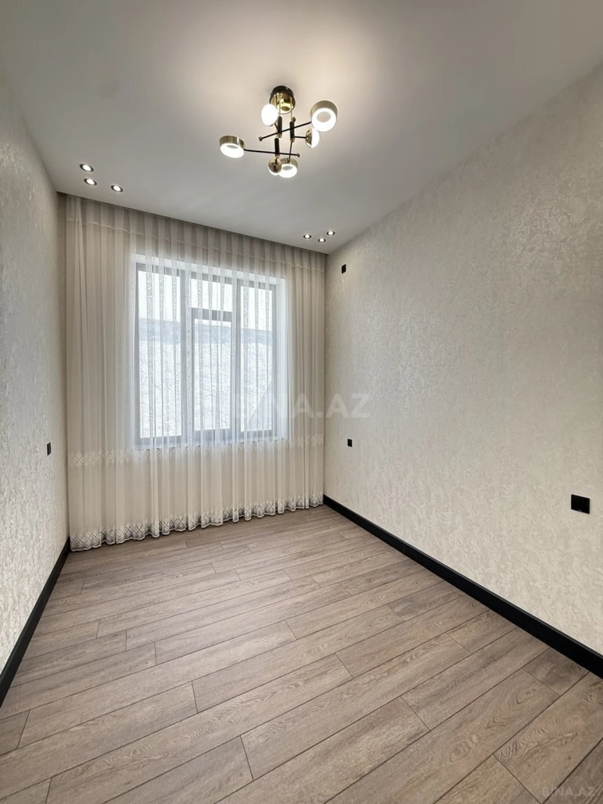 Satılır 4 otaqlı həyət evi 155 m²