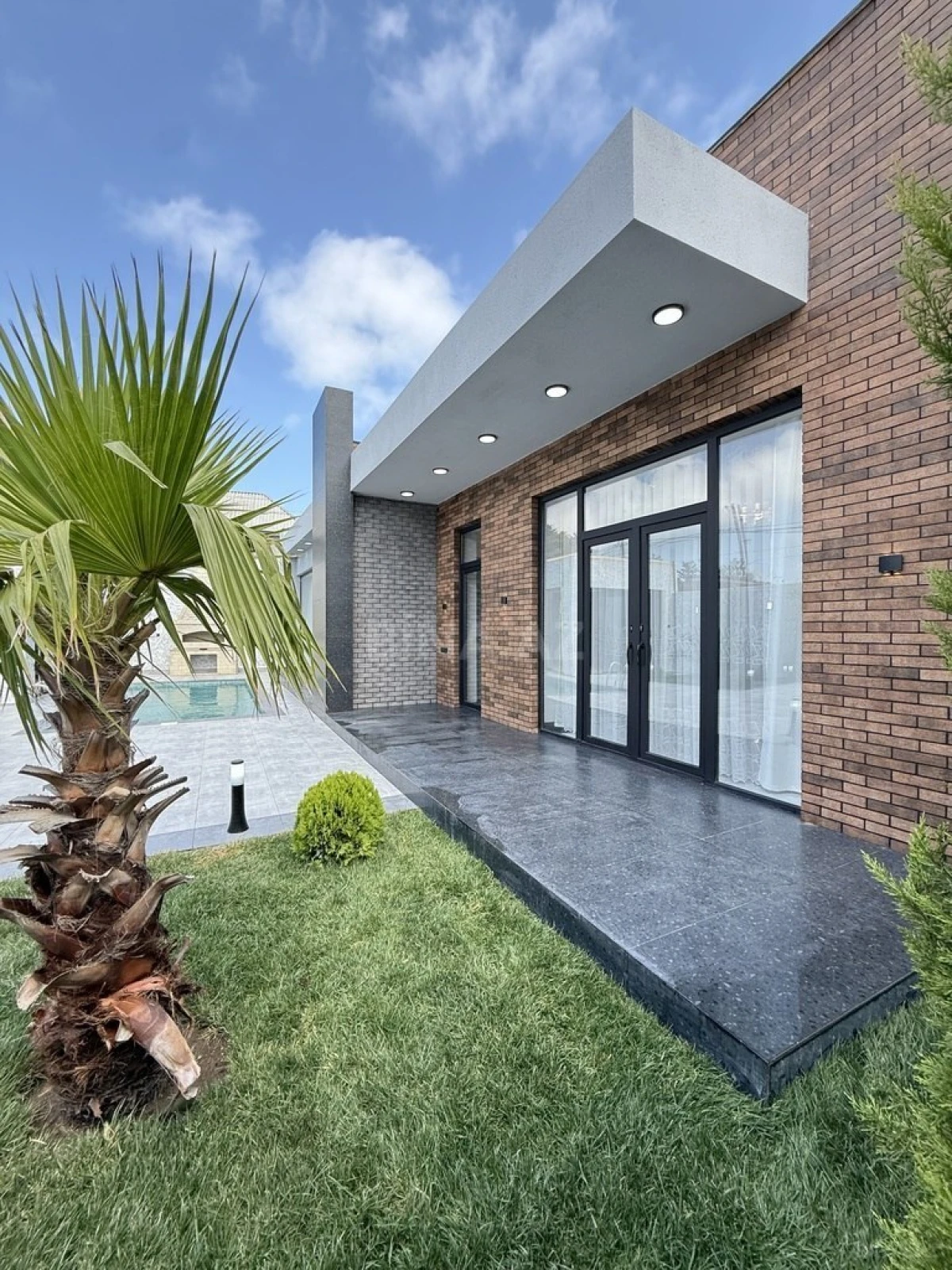 Satılır 4 otaqlı həyət evi 155 m²