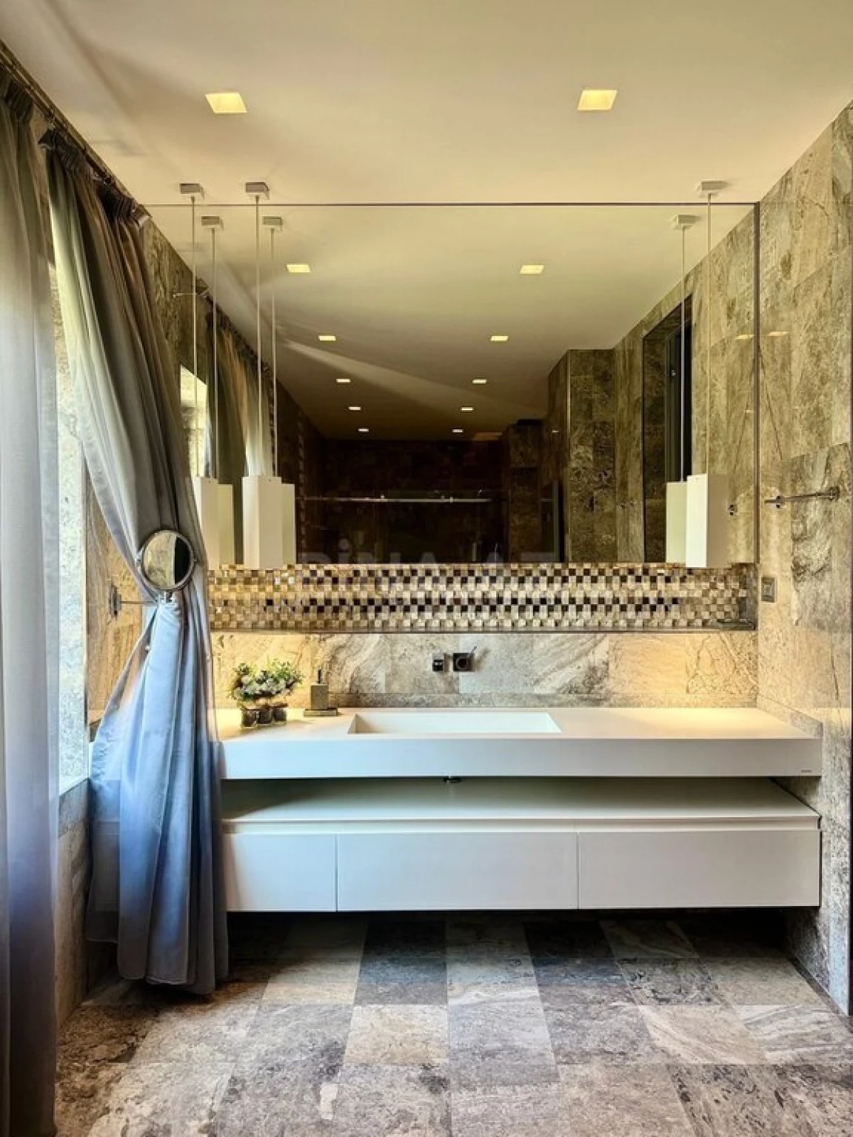 Kirayə verilir 4 otaqlı həyət evi 400 m²