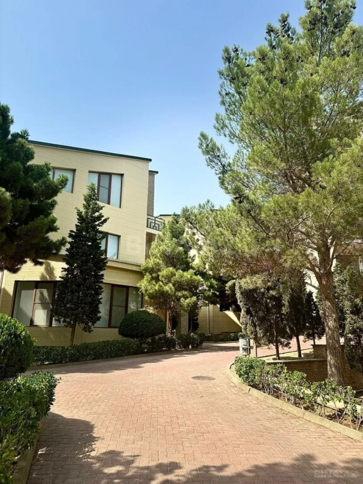 Kirayə verilir 4 otaqlı həyət evi 400 m²