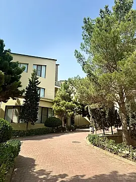 Kirayə verilir 4 otaqlı həyət evi 400 m²