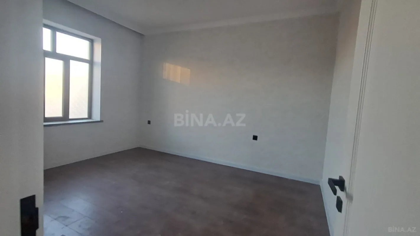 Satılır 5 otaqlı həyət evi 180 m²