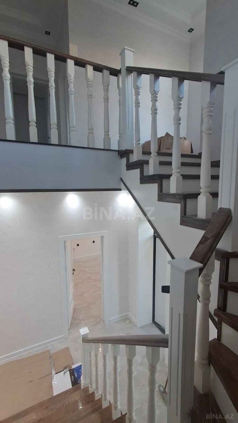 Satılır 5 otaqlı həyət evi 180 m²