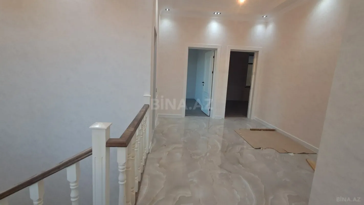 Satılır 5 otaqlı həyət evi 180 m²